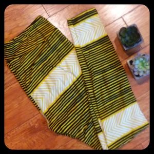 TC Black & Yellow Hufflepuff Leggings Lularoe